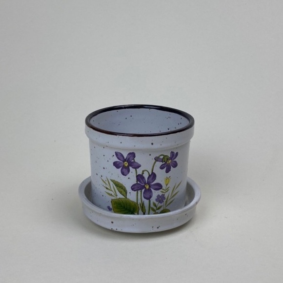 Tiny planter
